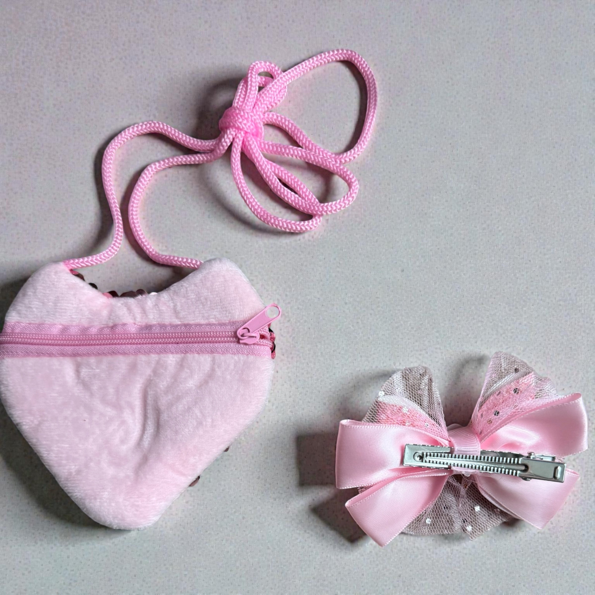 Pink purse & hair bow